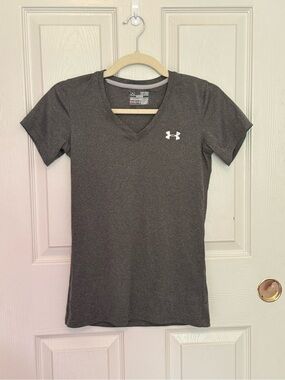 Under Armour Women's Dark Gray V-Neck Performance Tee